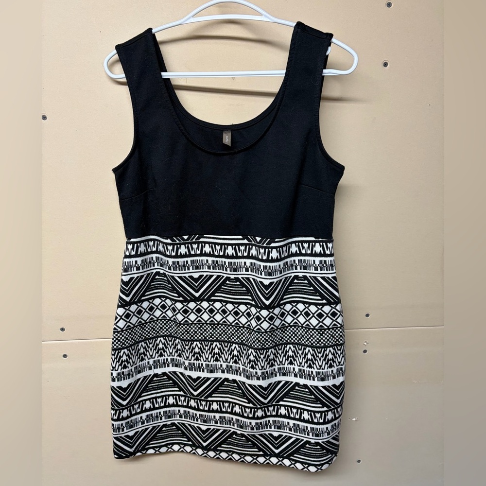 2/$20❤️- MATERNITY | Women’s Thyme maternity shirt size large